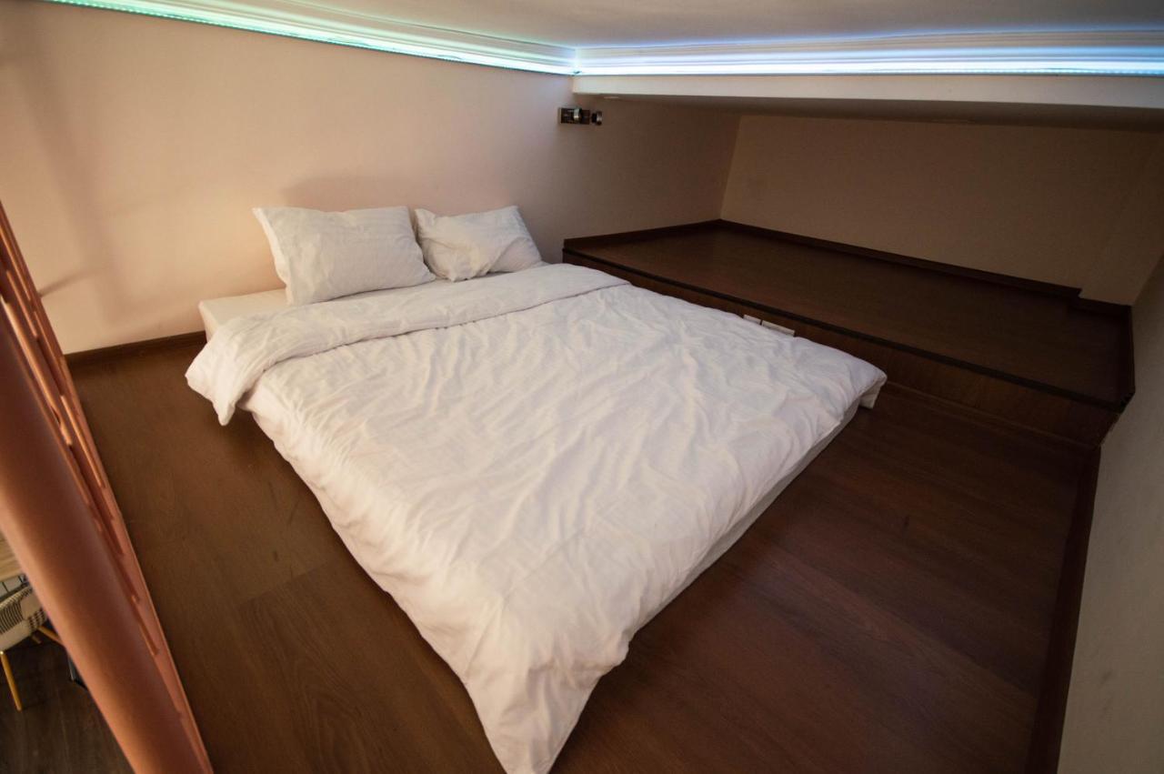 Apartment Rouge *